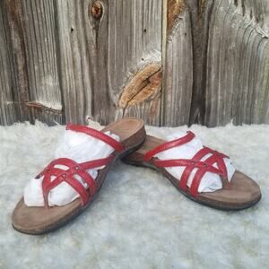 Red Strappy Sandal Dansko Jenelle Size EU 38 US 7.5-8 Patent Leather Wedge Thong